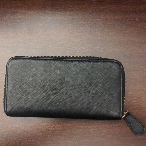 Black Guess wallet - Picture 2 of 6